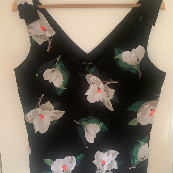 Banana Republic floral tank - Picture 1 of 2